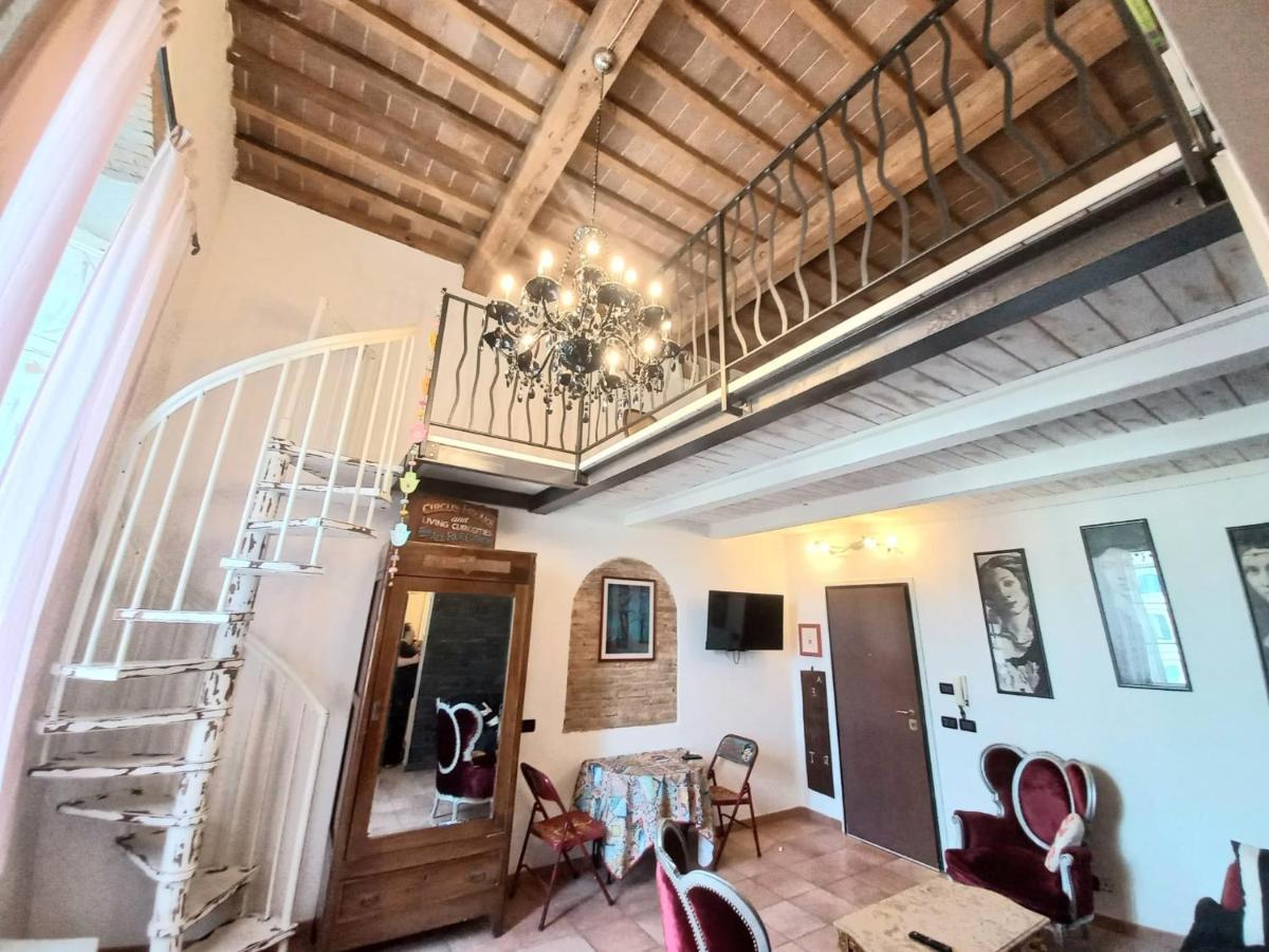 L'Ora Delle Streghe B&B Centralissimo Livorno Buitenkant foto